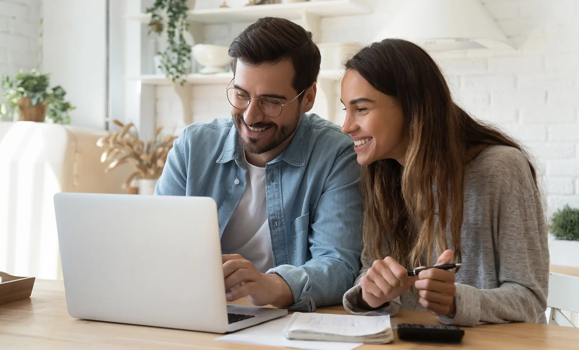 couple searching first time buyers guide